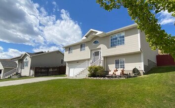 3020 Silverfield Way in Pocatello, ID - Building Photo - Building Photo