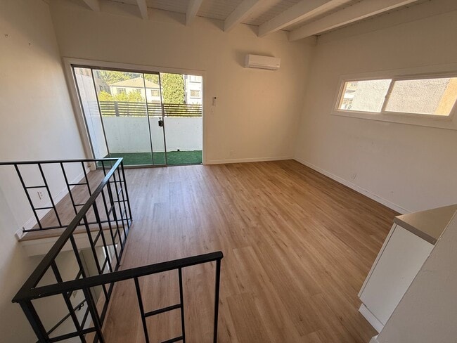 1544 S Beverly Glen Blvd