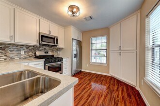 808 E 32nd St in Houston, TX - Building Photo - Building Photo