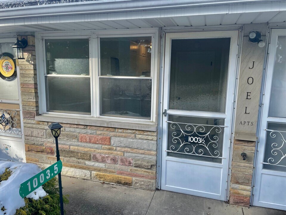 1003 Basilone Dr in New Castle, PA - Building Photo