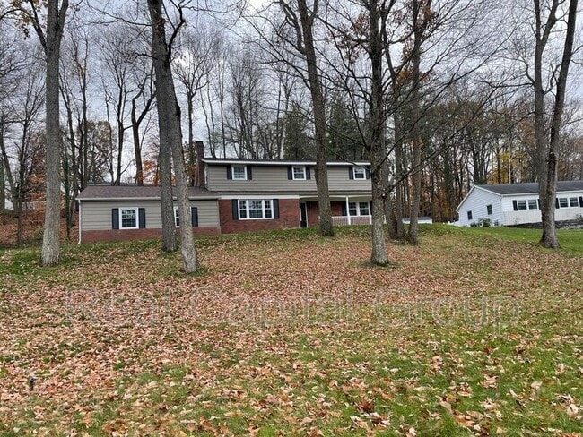 37 Hills Rd in Ballston Lake, NY - Building Photo - Building Photo