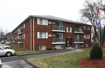 IMPERIAL GARDENS in Lowell, MA - Foto de edificio - Building Photo