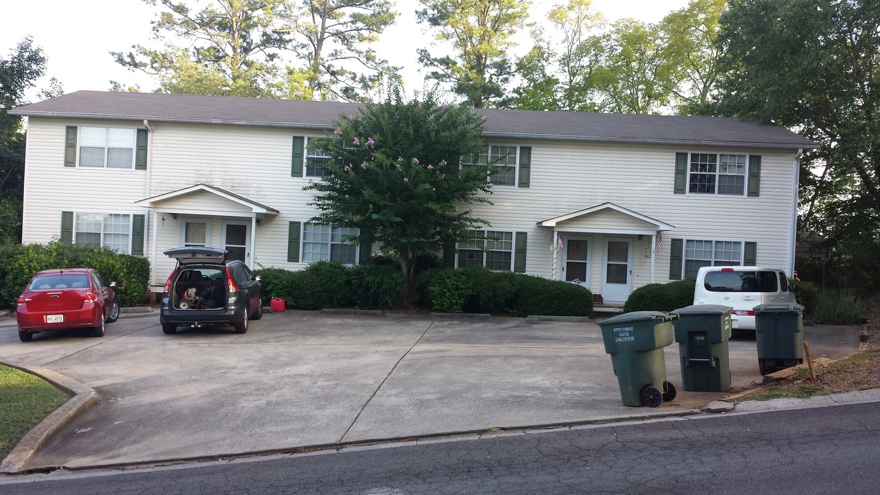 School St Quadplex in Dalton, GA - Building Photo