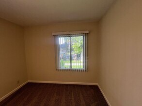 132 N Maple St in Burbank, CA - Building Photo - Building Photo