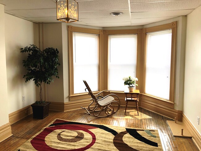 property at 2614 Broad Ave Floor 2