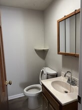 1818 Charles St in Rockford, IL - Building Photo - Building Photo