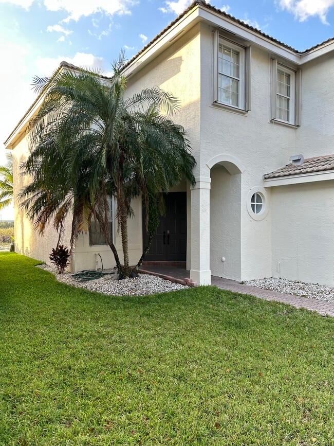1891 SW 148th Way in Miramar, FL - Building Photo - Building Photo