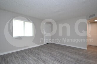 2210 W Devonshire Ave in Phoenix, AZ - Building Photo - Building Photo