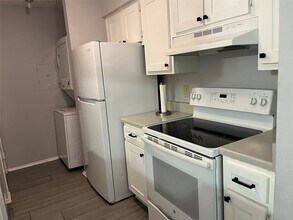 7600 Emmett F Lowry Expy in Texas City, TX - Building Photo - Building Photo