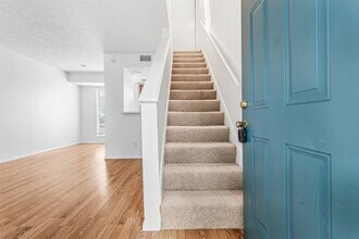 1901 N Fitzhugh Ave, Unit 20B in Dallas, TX - Building Photo - Building Photo