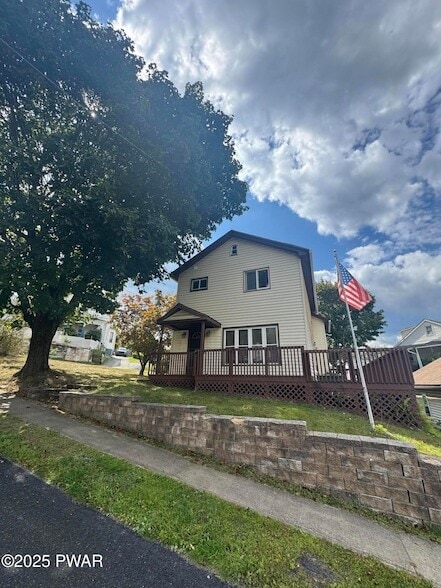 property at 93 Wayne St