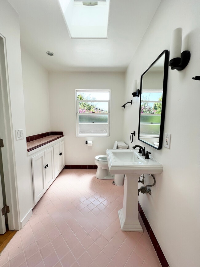 144 San Rafael Ave in Santa Barbara, CA - Building Photo - Building Photo