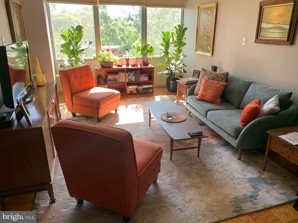 1311 Delaware Ave SW in Washington, DC - Building Photo