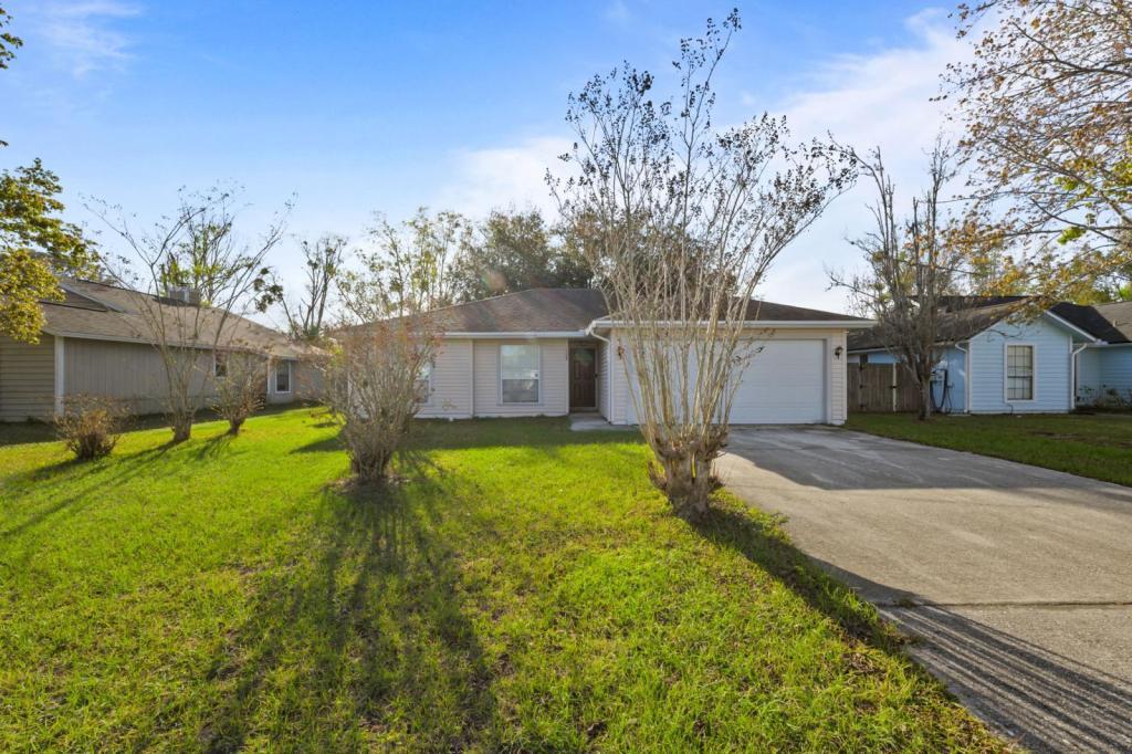 7728 Pikes Peak Dr in Jacksonville, FL - Building Photo
