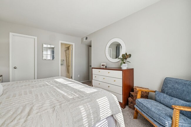 The Village at Elkridge in Elkridge, MD - Building Photo - Building Photo