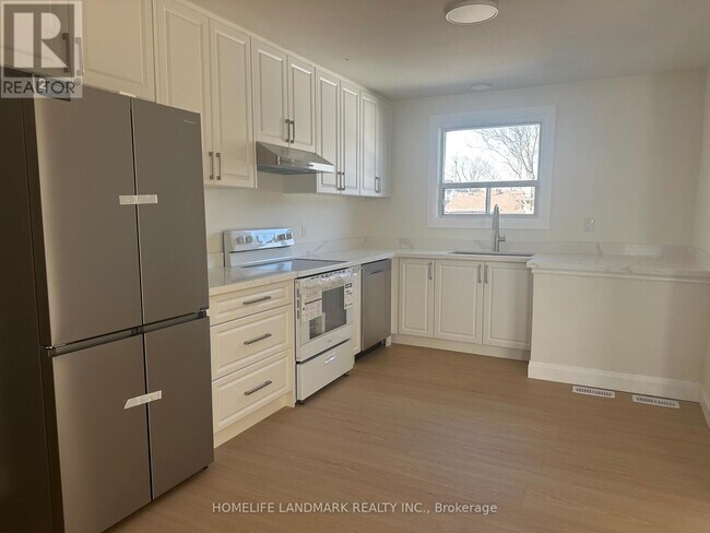 451 Sandmere Pl in Oakville, ON - Building Photo - Building Photo