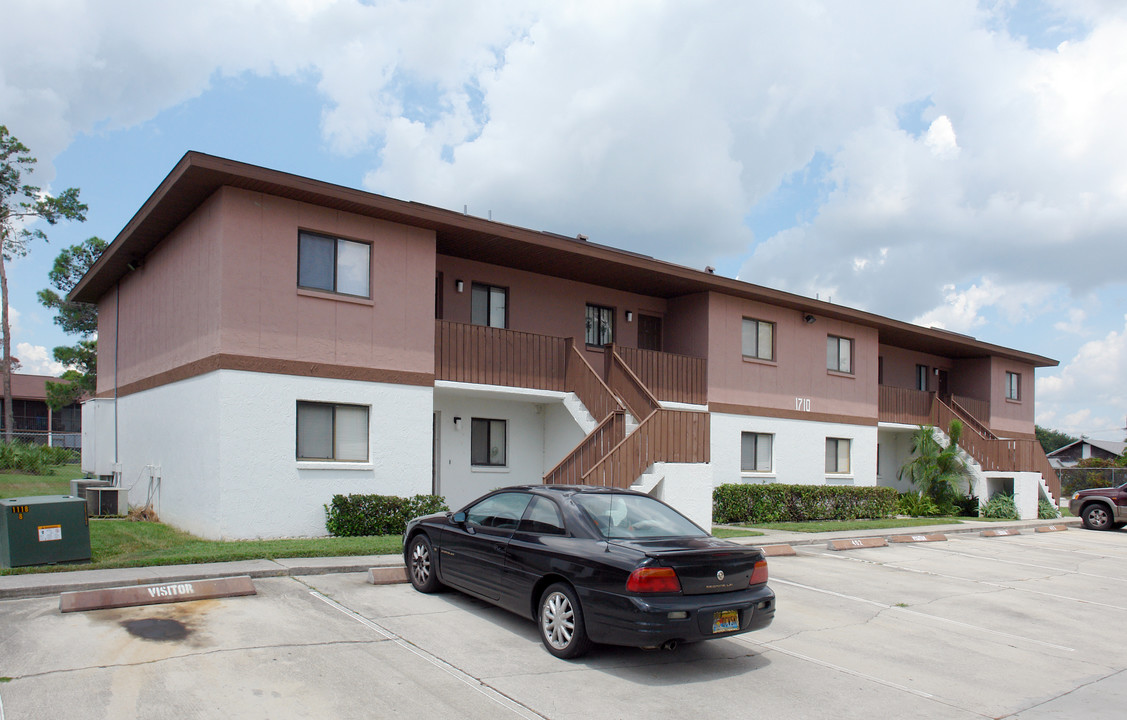 1710 University Ln in Cocoa, FL - Foto de edificio