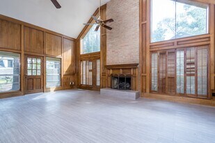8330 Silver Shadows Ln in Spring, TX - Building Photo