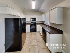705 Barkridge Trail in Burleson, TX - Building Photo - Building Photo