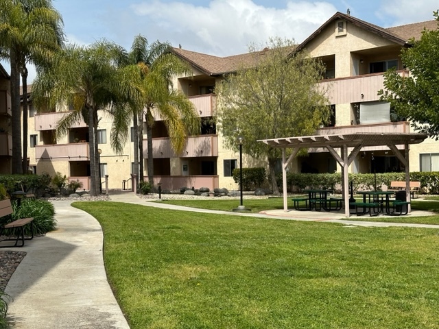 Terrace Gardens Apartments - Seniors 55+ in Lemon Grove, CA - Foto de edificio - Building Photo