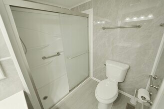 8520 SW 18th Ct in Davie, FL - Foto de edificio - Building Photo