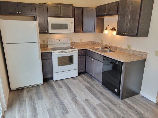 property at 21 Country Elm Mnr