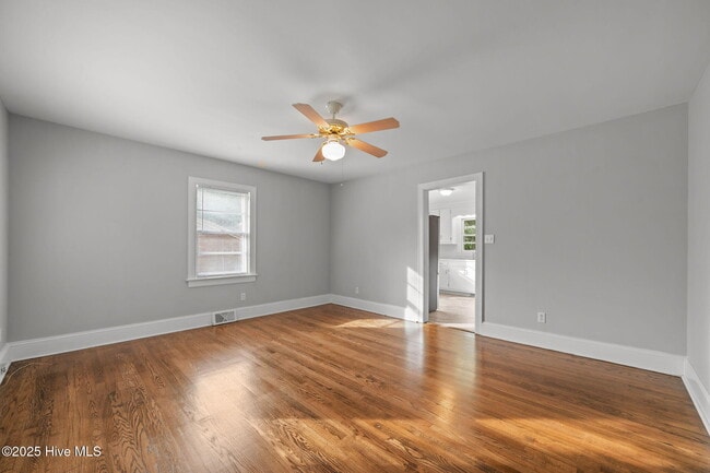 2405 Jefferson Dr in Greenville, NC - Building Photo - Building Photo