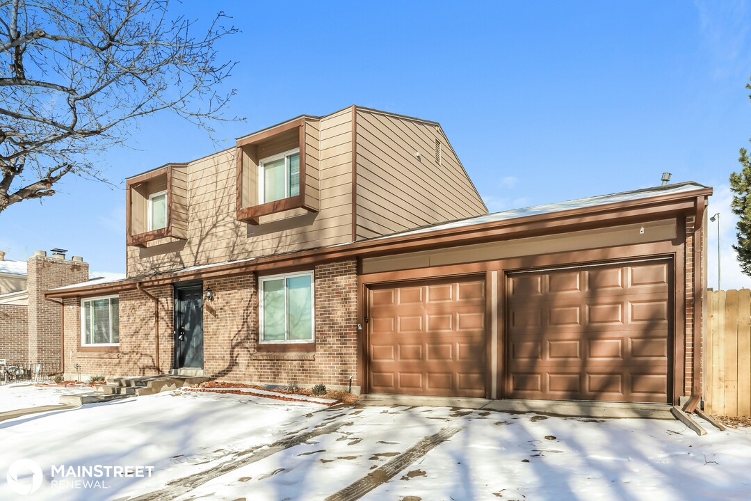 4318 S Granby Way in Aurora, CO - Building Photo