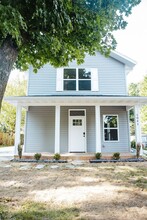 1041 E Delmar St in Springfield, MO - Foto de edificio - Building Photo