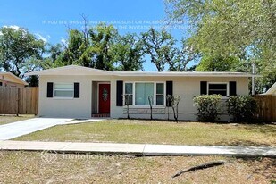 4103 E 97th Ave in Tampa, FL - Building Photo