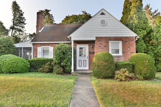 3215 Sunnyside Ave in Harrisburg, PA - Building Photo - Building Photo