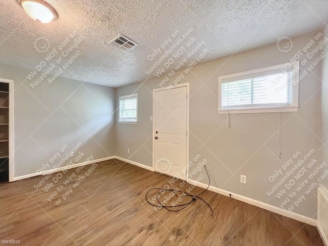 5405 Southlea St photo'