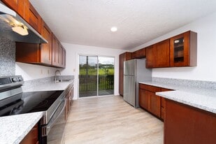 City View Apartments in Hilo, HI - Building Photo