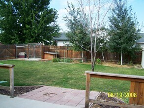 1167 N Scrivner Ave in Meridian, ID - Building Photo - Building Photo