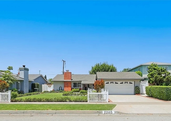 property at 2205 E Quincy Ave