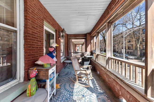 910 W Gunnison St in Chicago, IL - Building Photo - Building Photo