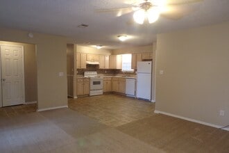 3160 Palmdale Ave in Pensacola, FL - Building Photo - Building Photo