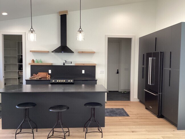 170 Mountain Laurel Ln in Fletcher, NC - Building Photo - Building Photo