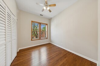 2227 N Western Ave, Unit 2 in Chicago, IL - Foto de edificio - Building Photo