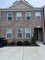 317 Stream Valley Ct in Salisbury, MD - Building Photo