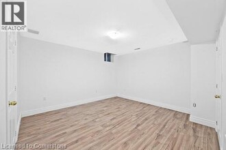 381 Crerar Dr in Hamilton, ON - Building Photo - Building Photo