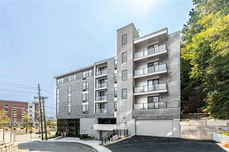 8621 River Rd in North Bergen, NJ - Foto de edificio - Building Photo