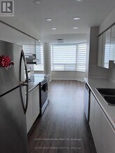 7 Townsgate Dr in Toronto, ON - Building Photo - Building Photo