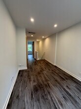 1357 N Wells St, Unit coach house in Chicago, IL - Building Photo - Building Photo