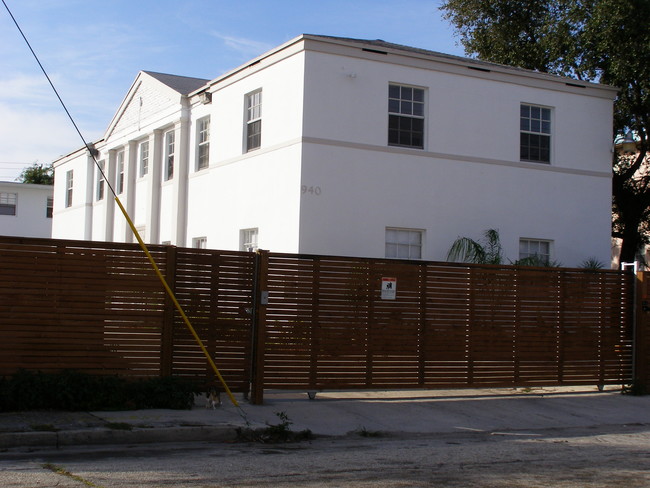 938 SW 6th St in Miami, FL - Building Photo - Building Photo