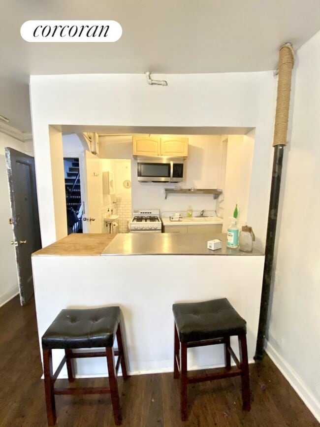 7 Spring St in New York, NY - Building Photo - Building Photo