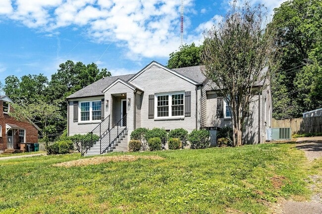 5656 Kendall Dr in Nashville, TN - Building Photo - Building Photo