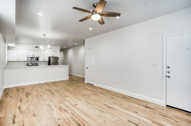 4916 San Jacinto St-Unit -4914.5 in Dallas, TX - Building Photo - Building Photo