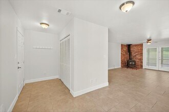 898 Meginnis Ln in Tallahassee, FL - Building Photo - Building Photo
