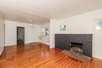 4572 Tompkins Ave in Oakland, CA - Building Photo - Building Photo